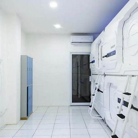 Reddoorz Hostel Near Taman Puring Dżakarta Zewnętrze zdjęcie